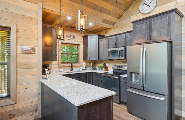 Antler Ridge 3 Bedroom Cabin by RedAwning