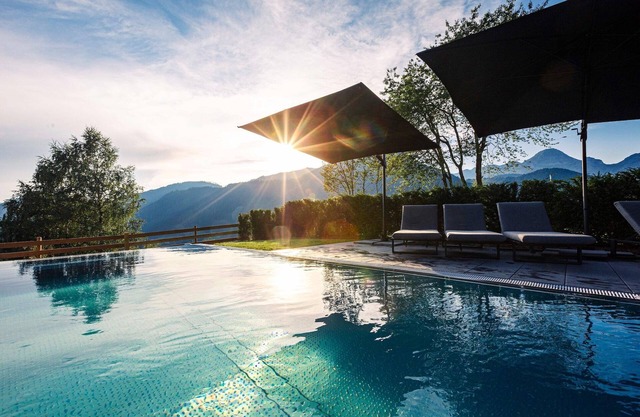 Apartamento con piscina infinita compartida