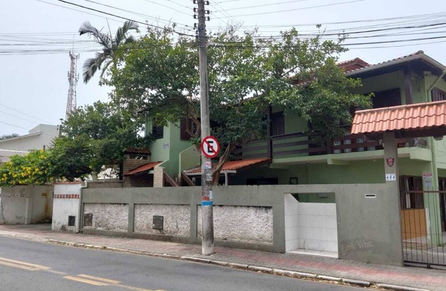 Apartamento con ubicación privilegiada, está a dos cuadras de la playa.