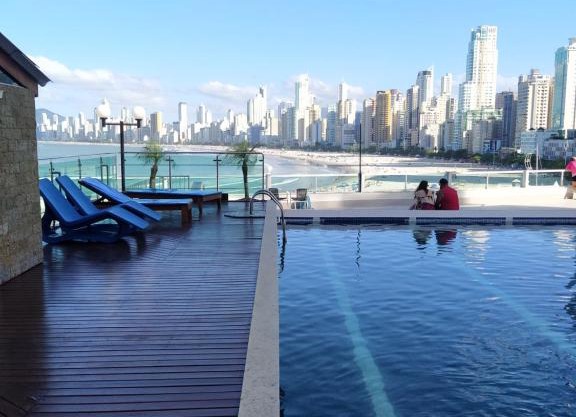 Apart um dormitório com vista para estrada da rainha