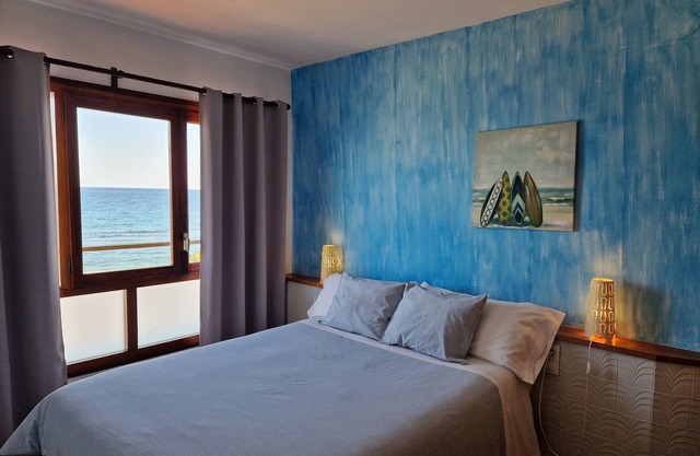 Apartamento con vistas al mar y balcón