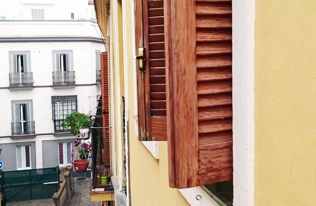 Apartamento en el centro histórico de Sevilla. WiFi y parking gratis. [CC2]
