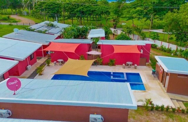 APARTAMENT EL JOBO, LA CRUZ, A 700 MTRS COPAL BEACH, 8 MIN DE RAJADA