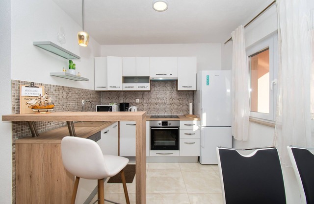 Apartment Ariela (84581-A1) - Skradin