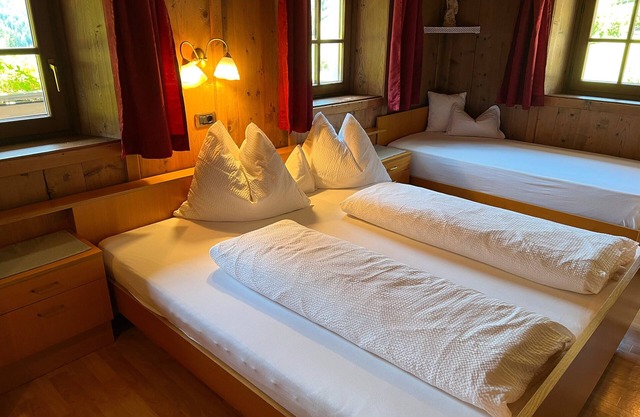 Apartamento 'Bergkristall 1' con vistas a la montaña, jardín compartido y Wi-Fi