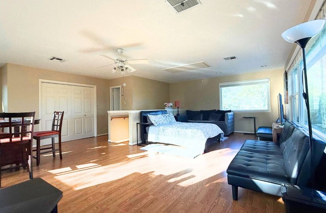 Apartment C at The Cozy Loft