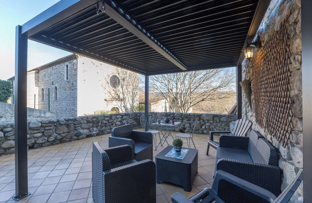 Apartamento 'Cocoon - Bord Ardèche' con terraza privada y Wi-Fi