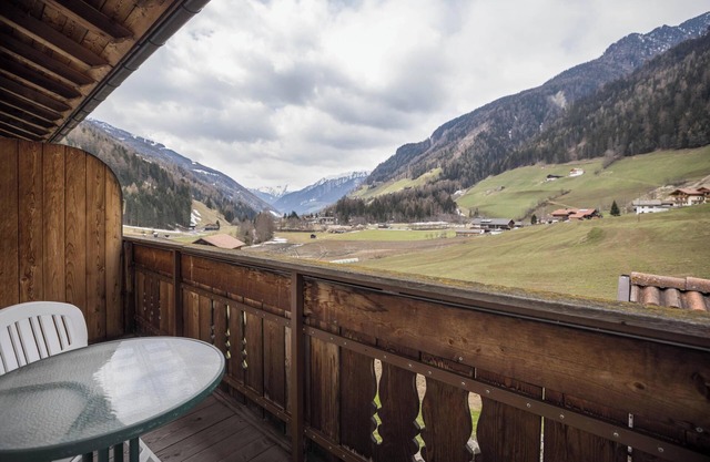 Apartamento "Edelweiß" con vistas a la montaña, Wi-Fi, balcón y jardín
