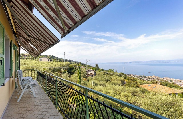 Apartamento 'El Casal Nr 2' con vistas al lago, piscina compartida y Wi-Fi