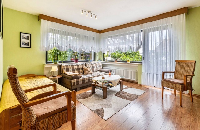 Apartamento 'Ferienwohnung Neuenrade' con terraza compartida, jardín compartido y Wi-Fi