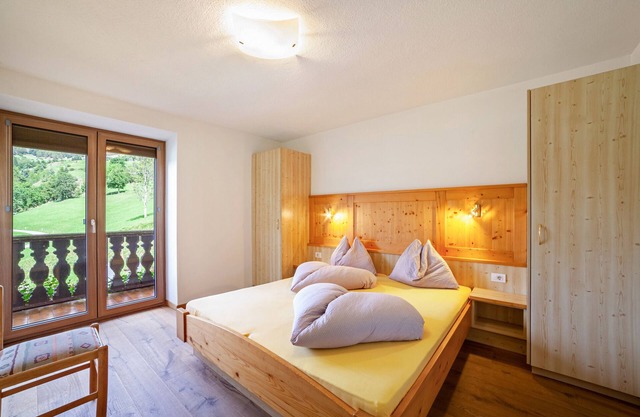 Apartamento 'Fichtenhof Enzian' con vistas a la montaña, jardín compartido y Wi-Fi