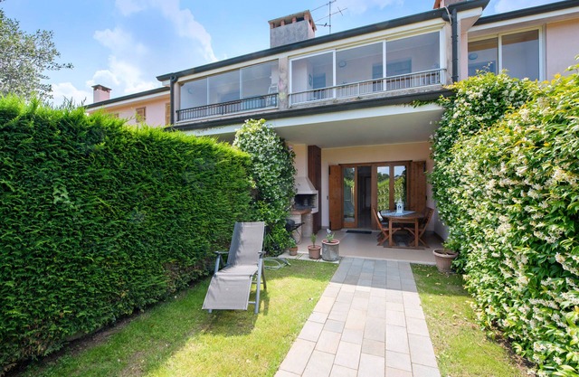 Apartamento 'I Vigneti Del Garda' con piscina compartida, Wi-Fi y aire acondicionado