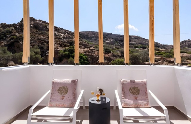 Apartamento En Un Apartahotel 'Echinousa Kimolos Maisonette no1' Con Vistas A La Montaña