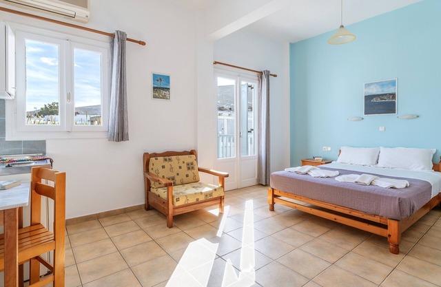 Apartamento En Un Hotel 'Livadia Studio A Paros' Con Vistas Al Mar, Wi-Fi Y Aire Acondicionado