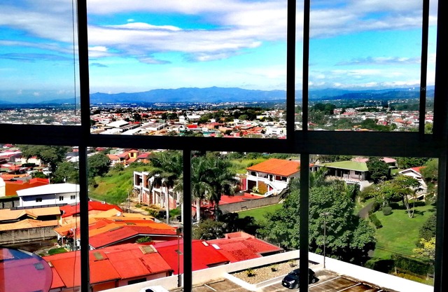Apartamento en Condominio Altavista. Heredia, Costa Rica.