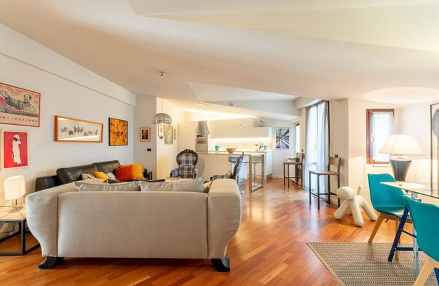 Apartamento en Milán con 3 habitaciones, capacidad 6