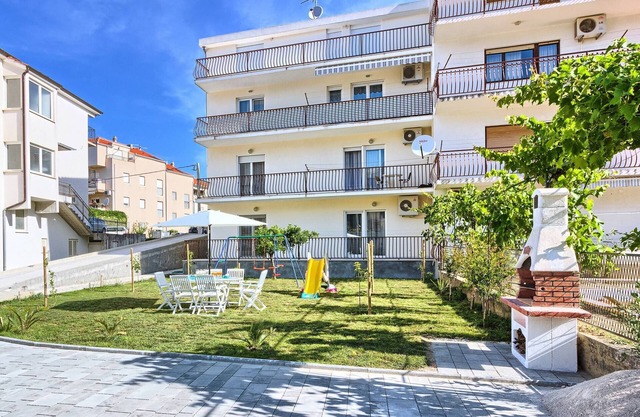 Split Area Apartment