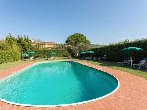Apartment in Tuoro sul Trasimeno with pool