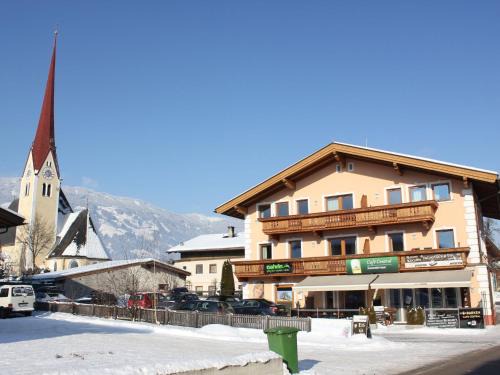 Apartment in Uderns near Ski Lift Hochzillertal