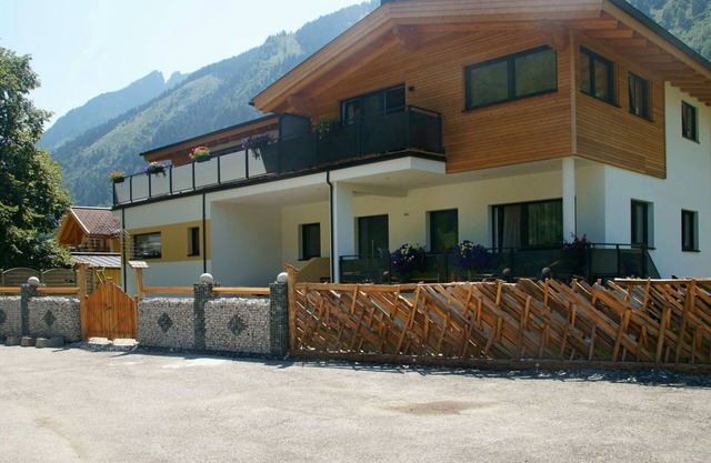 Apartamento Ingrid by Interhome