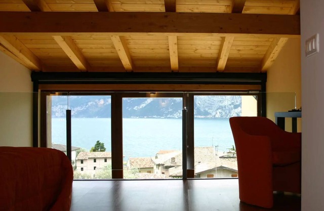 Apartamento Selene con vistas al lago, piscina compartida y Wi-Fi