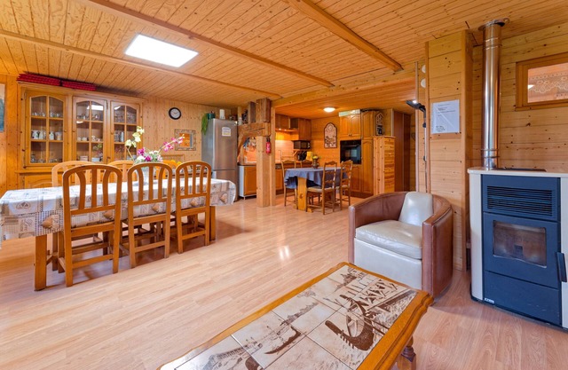 Apartamento 'La Beccaz' con vistas a la montaña y Wi-Fi