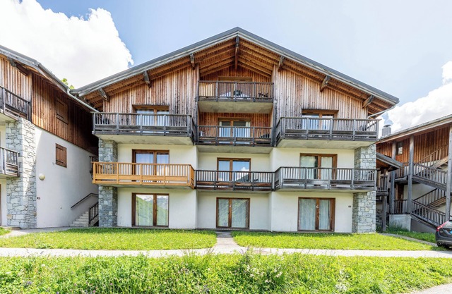 Apartamento 'La Montagne' con vistas a la montaña, piscina compartida y Wi-Fi