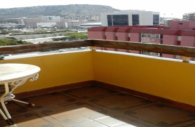 Apartamento cerca de la playa con vistas al mar y al castillo de Santa Bárbara
