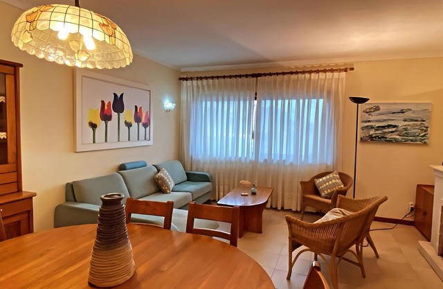 Apartamento 'Ocean and River' con Wi-Fi