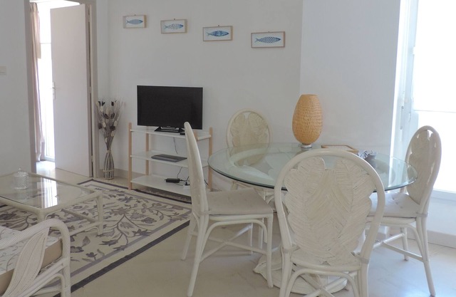 Renovado apartamento de 100 metros del puerto y tiendas