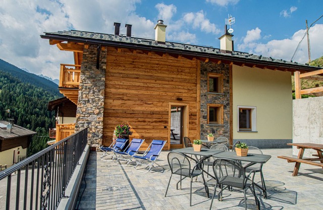 Apartamento 'Rustico Pradella Apartments' con vistas a la montaña, terraza compartida y Wi-Fi