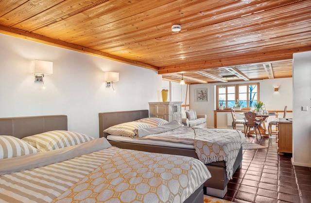 Apartamento 'Schwarzwaldstüble' con vistas a la montaña, terraza privada y Wi-Fi