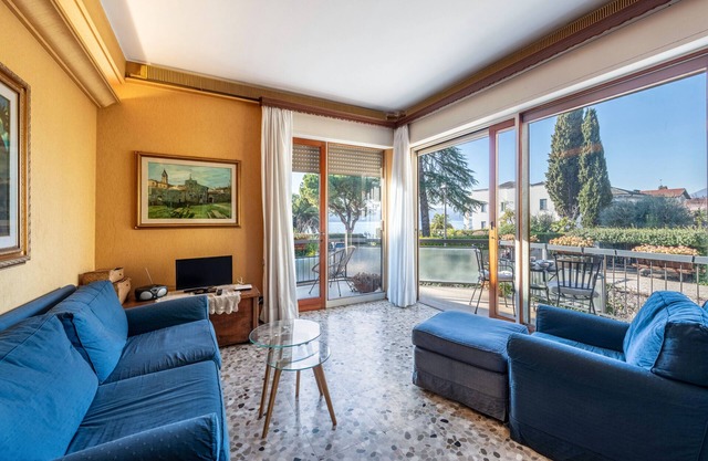 Apartamento 'Spiaggia D'oro Lake View' con vistas al lago, Wi-Fi y aire acondicionado