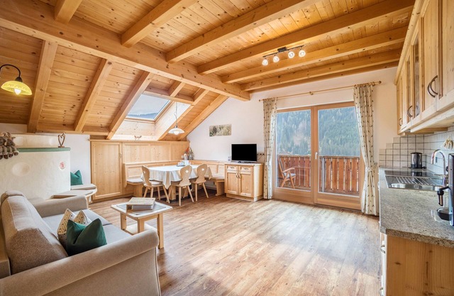 Apartamento 'Stoffnerhof Apt Alpenrose' con vistas a la montaña, jardín compartido y Wi-Fi