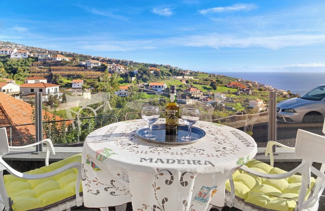 Apartamento 'Vila Morning Sun' con vistas al mar, terraza privada y Wi-Fi