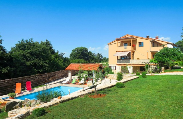 Apartamento Viliam by Interhome
