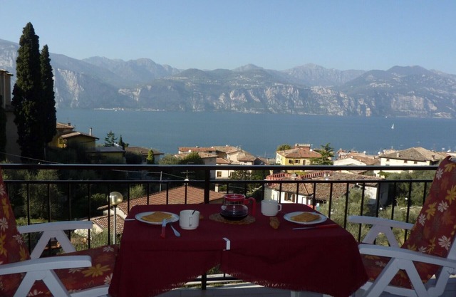 Apartamento con 5 camas, balcón con vistas al lago, aparcamiento gratuito