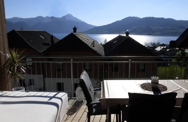 Apartamento fantásticamente hermoso con vistas al lago y a la montaña.