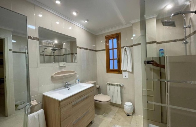 Apartamento con Balcón Varone – City View Apartments near Circuito Cheste