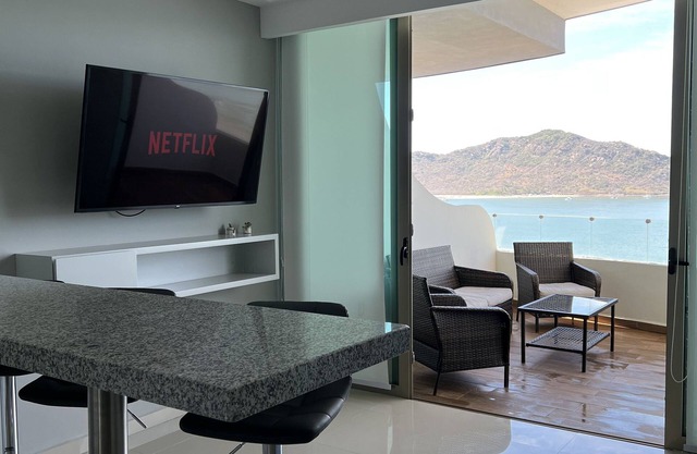 Departamento con vista al mar y acceso privado a la playa