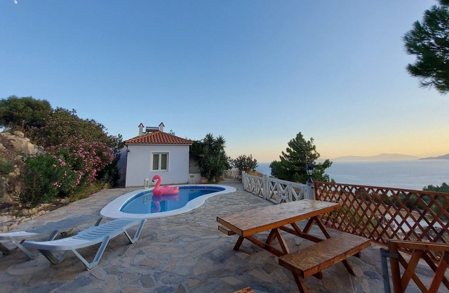 Apartamento con piscina y vistas panorámicas