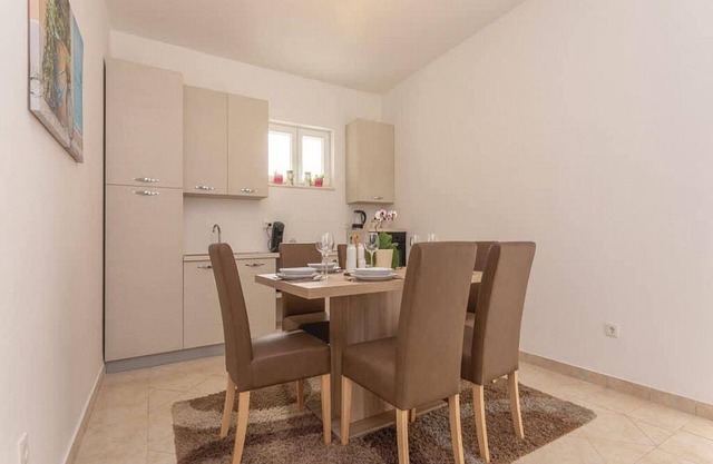 Apartamento con piscina y 2 habitaciones.
