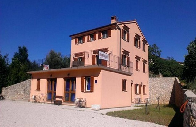Apartments Barbara with Swimming Pool - Studio Apartment with Swimming Pool - 4