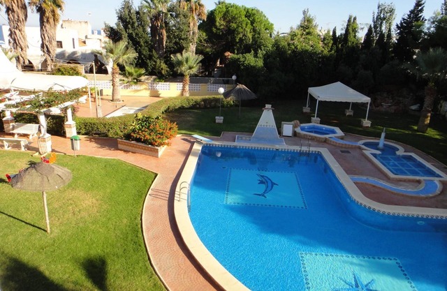 Apartamentos con piscina muy cerca de la playa. Ref.San Antonio 46