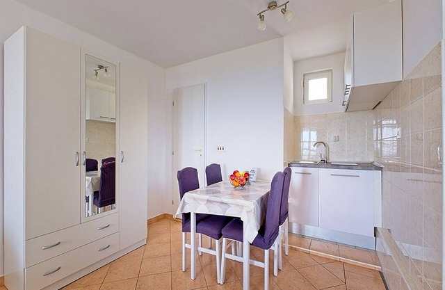 Apartments Grljević - Studio Apartment with Sea View and Balcony (A2)