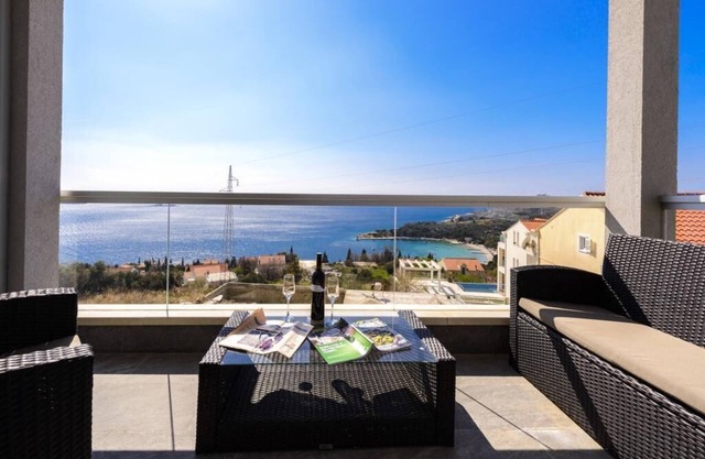 Apartments Lavilla