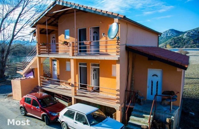 Apartamentos Most Suite con vista al lago 3
