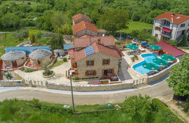 APP Villa Anja / Apartment Bina