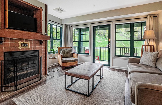 Appalachian Lodge ★ Mountain Front ★ Chimenea ���� Balcony ���������� @ Mountain Creek ★ Pool ★ 248
