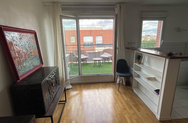 Appartement Saint Ouen 42m2 +terrasse Proche Ligne 13 et 14